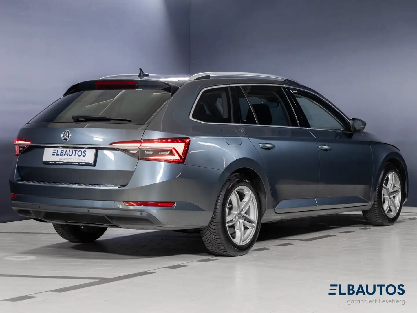 Skoda Superb Superb Combi 2.0 TDI DSG Style Navi/LED/AHK/ACC/ Grau - 2