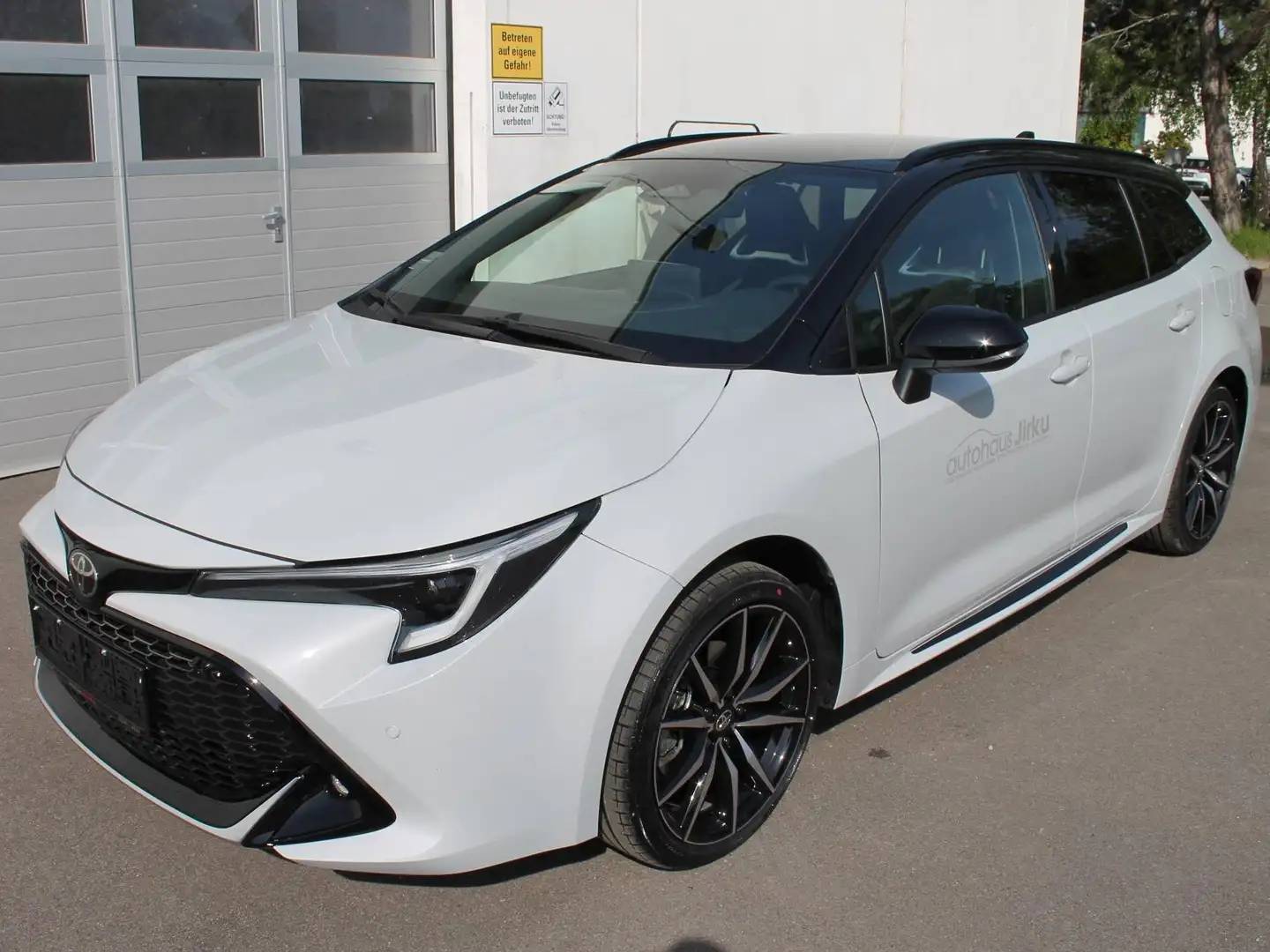 Toyota Corolla Corolla 2,0 Hybrid Touring Sports GR-Sport Navi! Weiß - 1