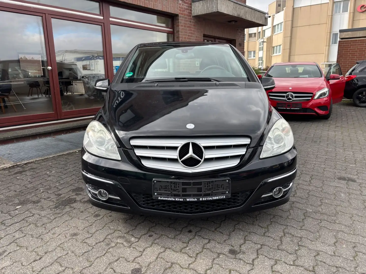 Mercedes-Benz B 180 CDI TÜV NEU NAVI TEMPOMAT PDC TEMP SHZ Noir - 2