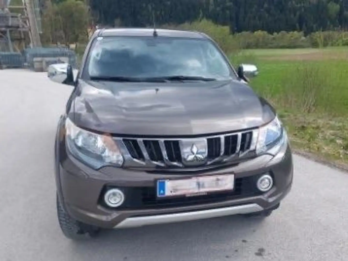 Mitsubishi L200 L 200 2,4 DI-D 4WD Doppelkabine Intense Connect Braun - 2