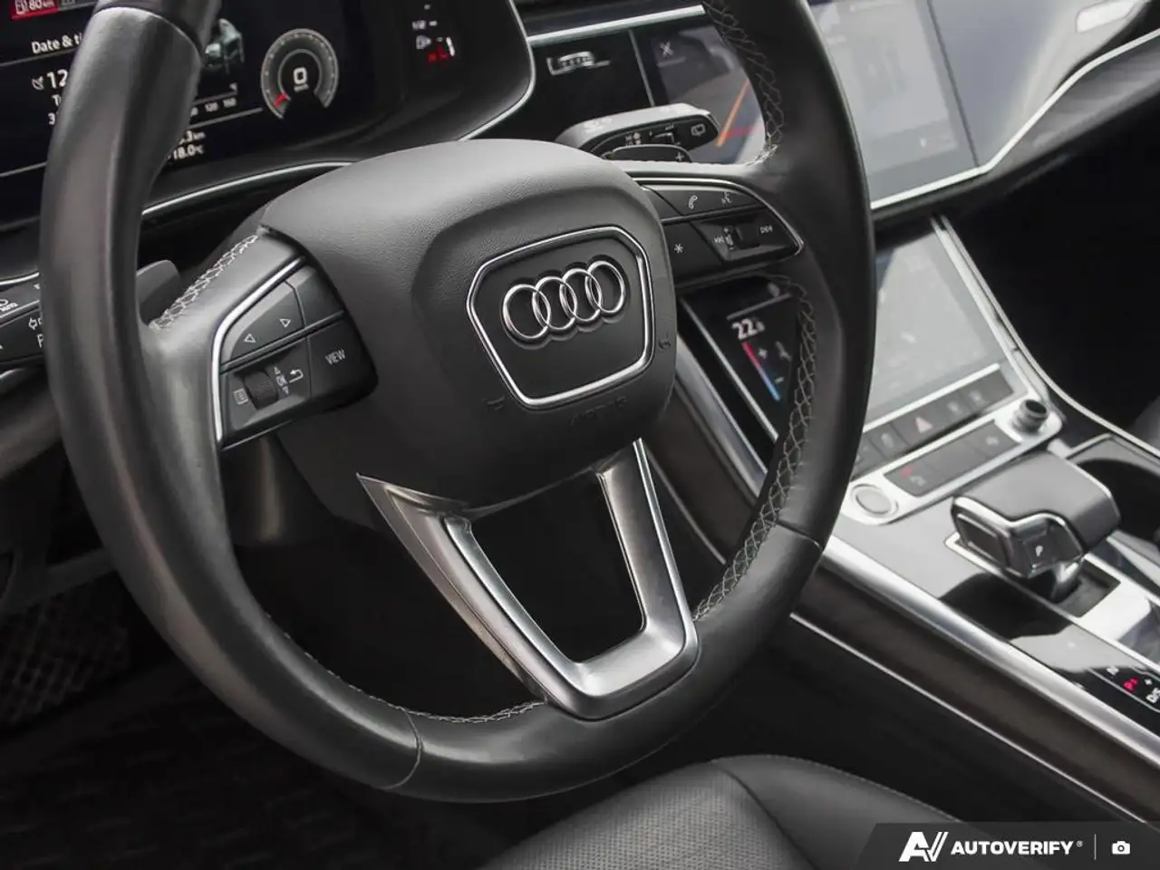 Audi Q8 снимка Audi Q8