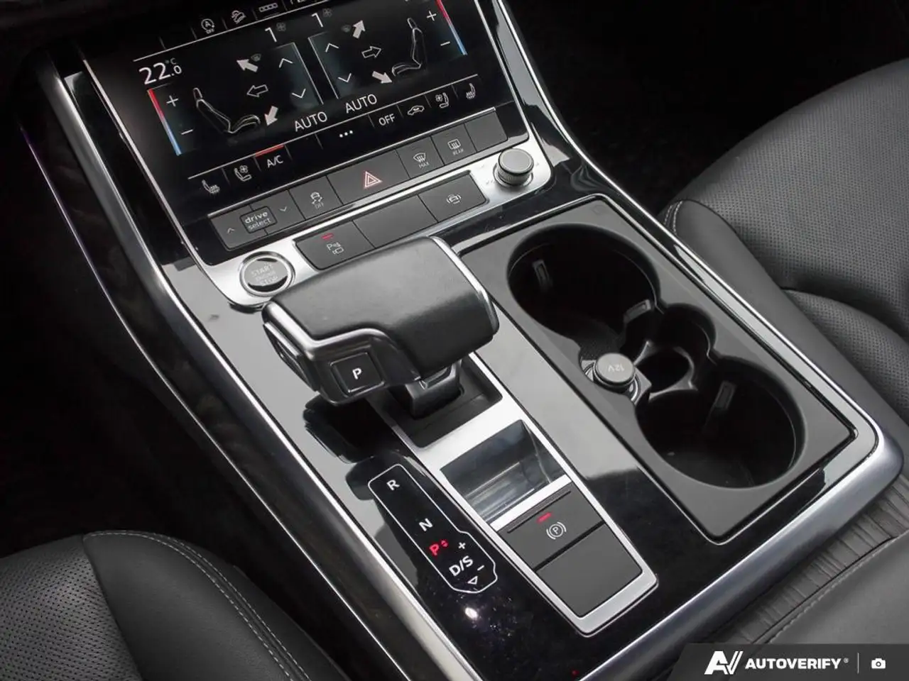 Audi Q8 снимка Audi Q8