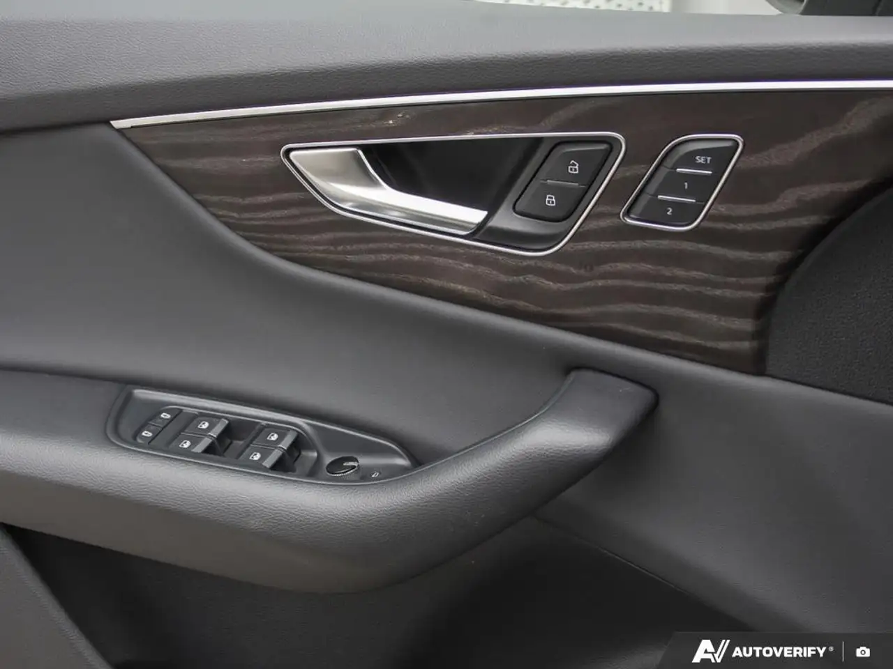 Audi Q8 снимка Audi Q8