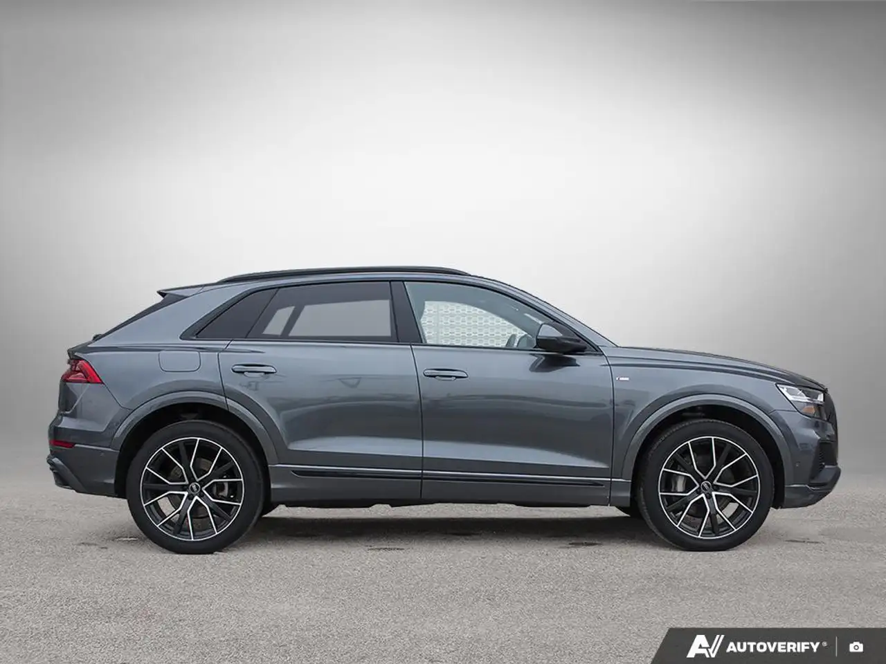 Audi Q8 снимка Audi Q8