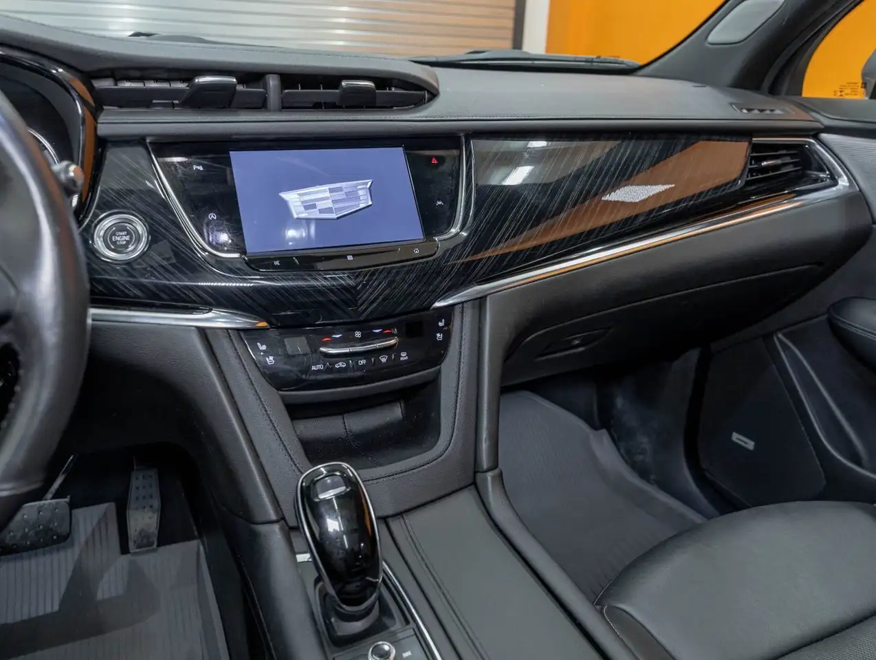 Cadillac XT6 снимка Cadillac XT6