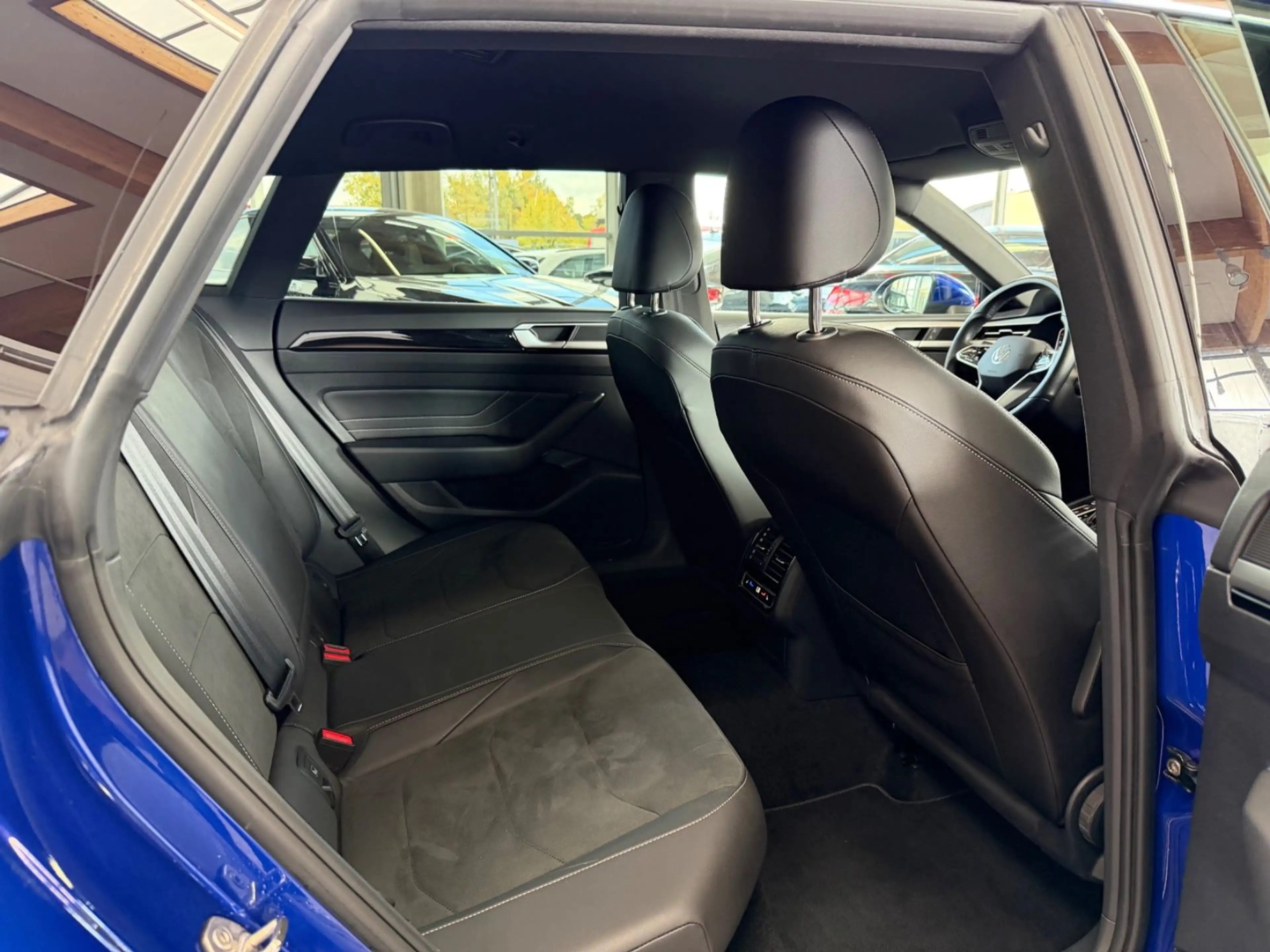 Volkswagen Arteon Shooting Brake R-Line 2.0TDI DSG ACC LED — photo 25