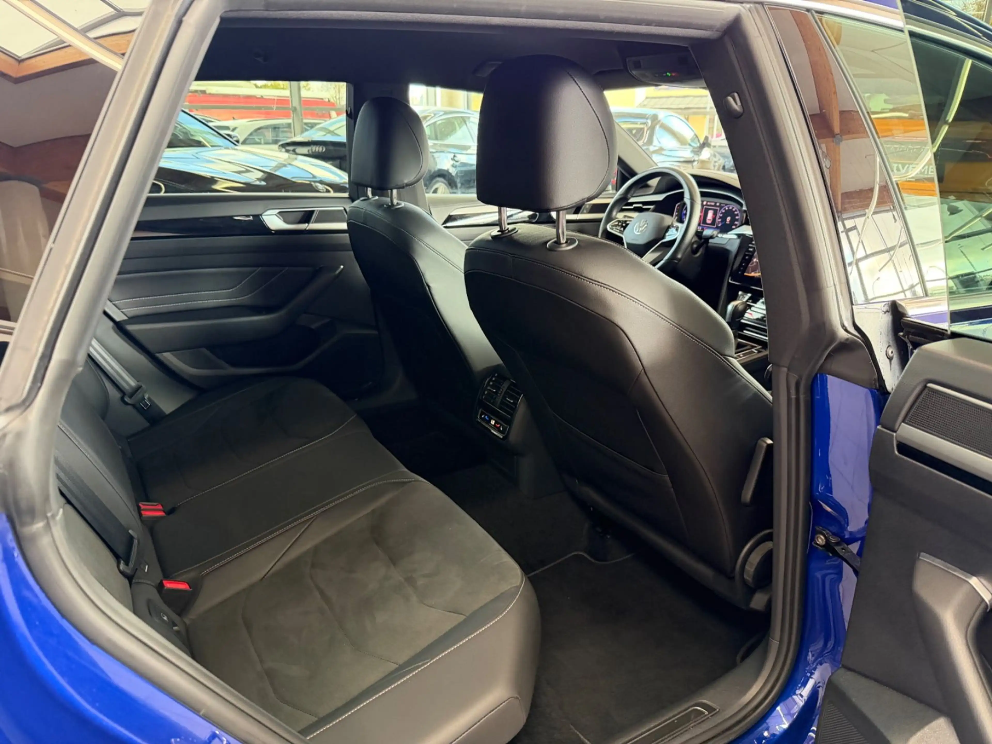 Volkswagen Arteon Shooting Brake R-Line 2.0TDI DSG ACC LED — photo 24