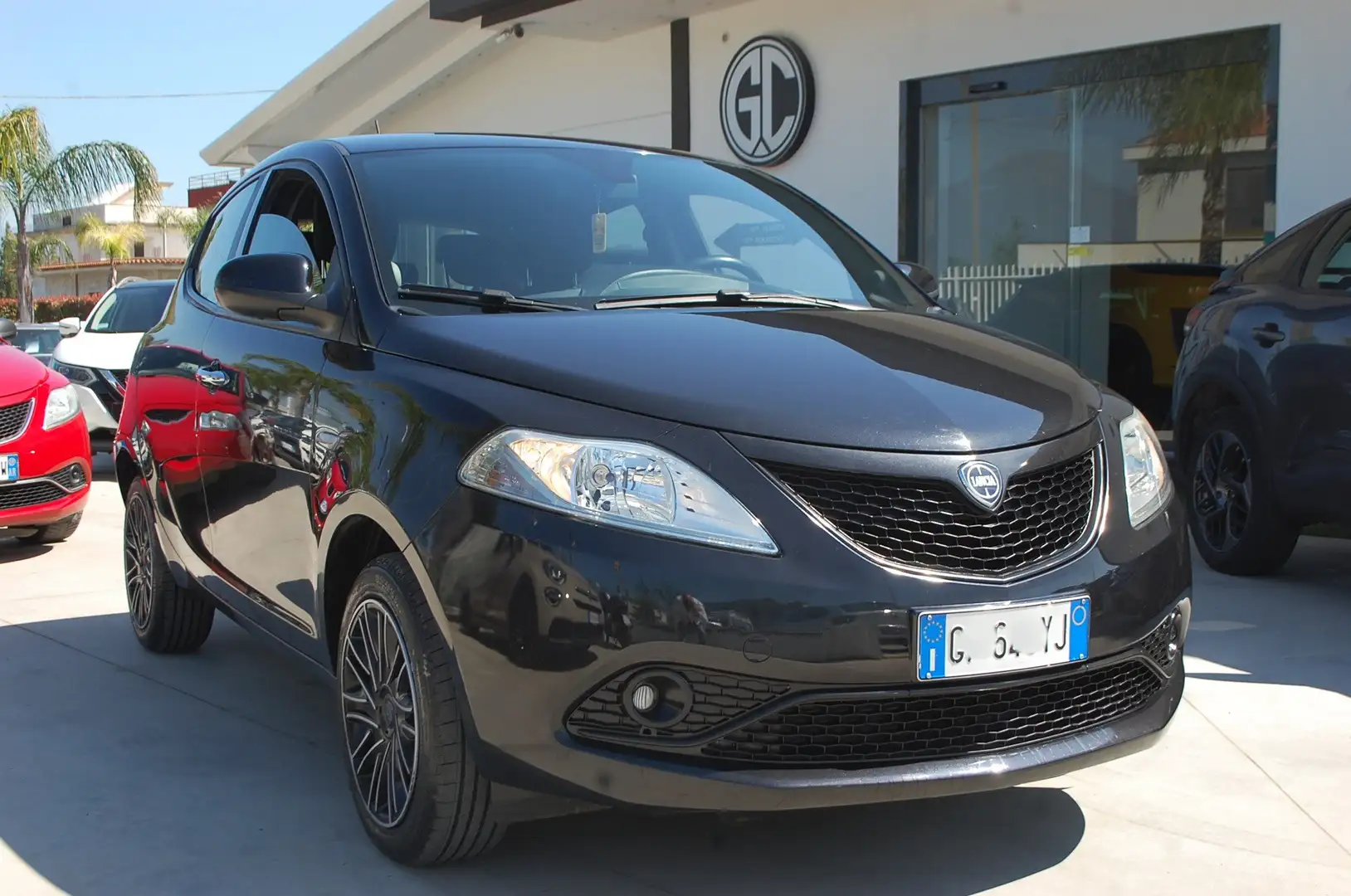Lancia Ypsilon 1.0 firefly hybrid 70CV Gold S&S Uff Italy USB Nero - 1