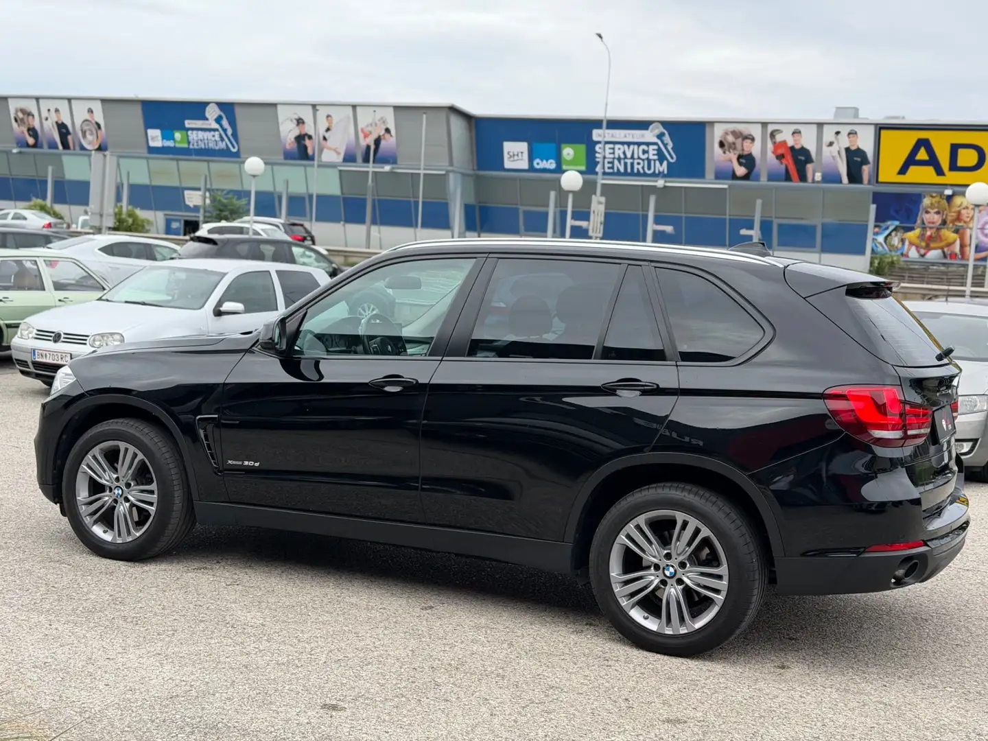 BMW X5 xDrive 30d Aut. Schwarz - 2