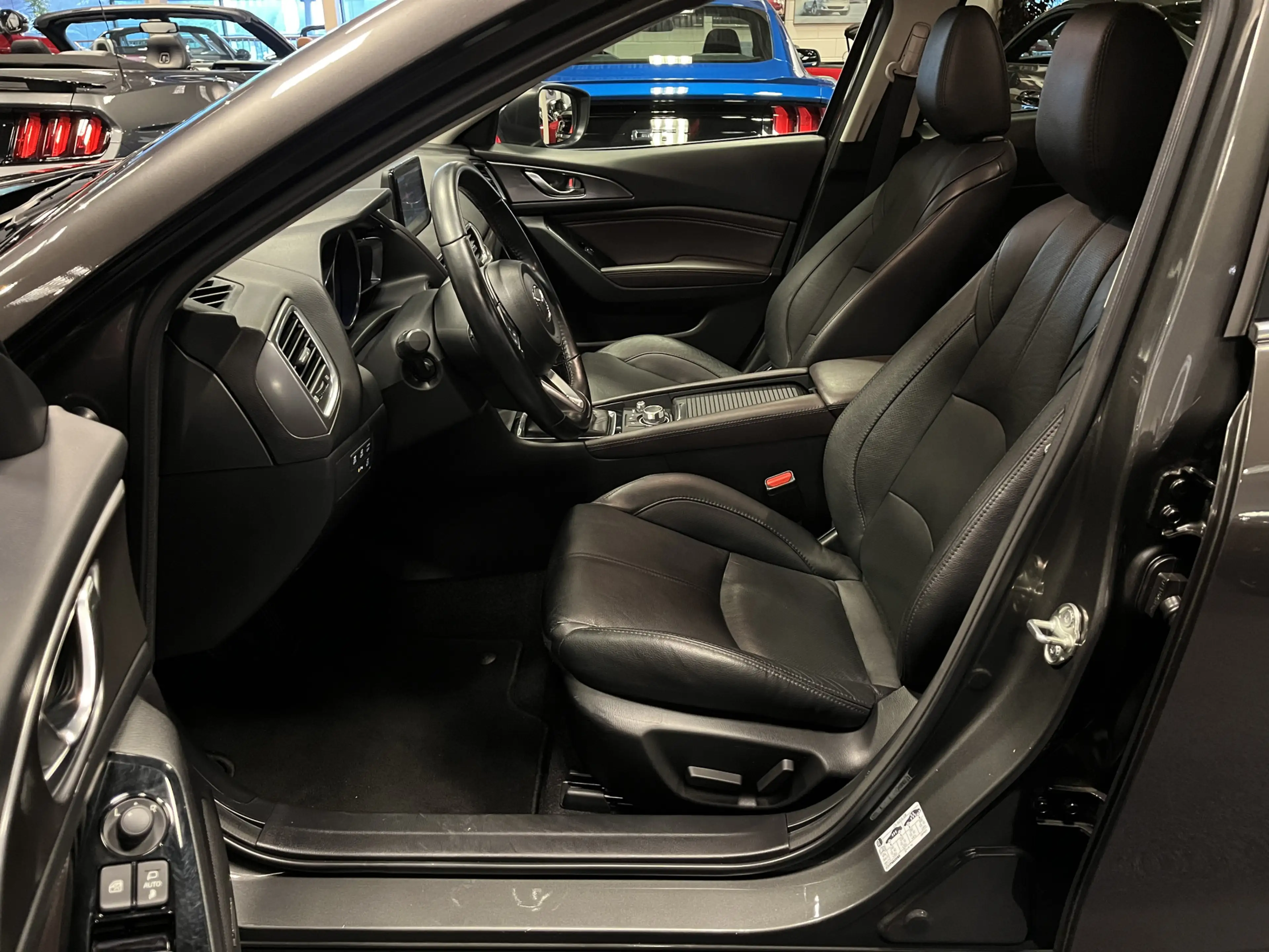 Mazda 3 2.0 SkyActiv-G GT-M 120PK Navi Leder Bose Cruise H — photo 15