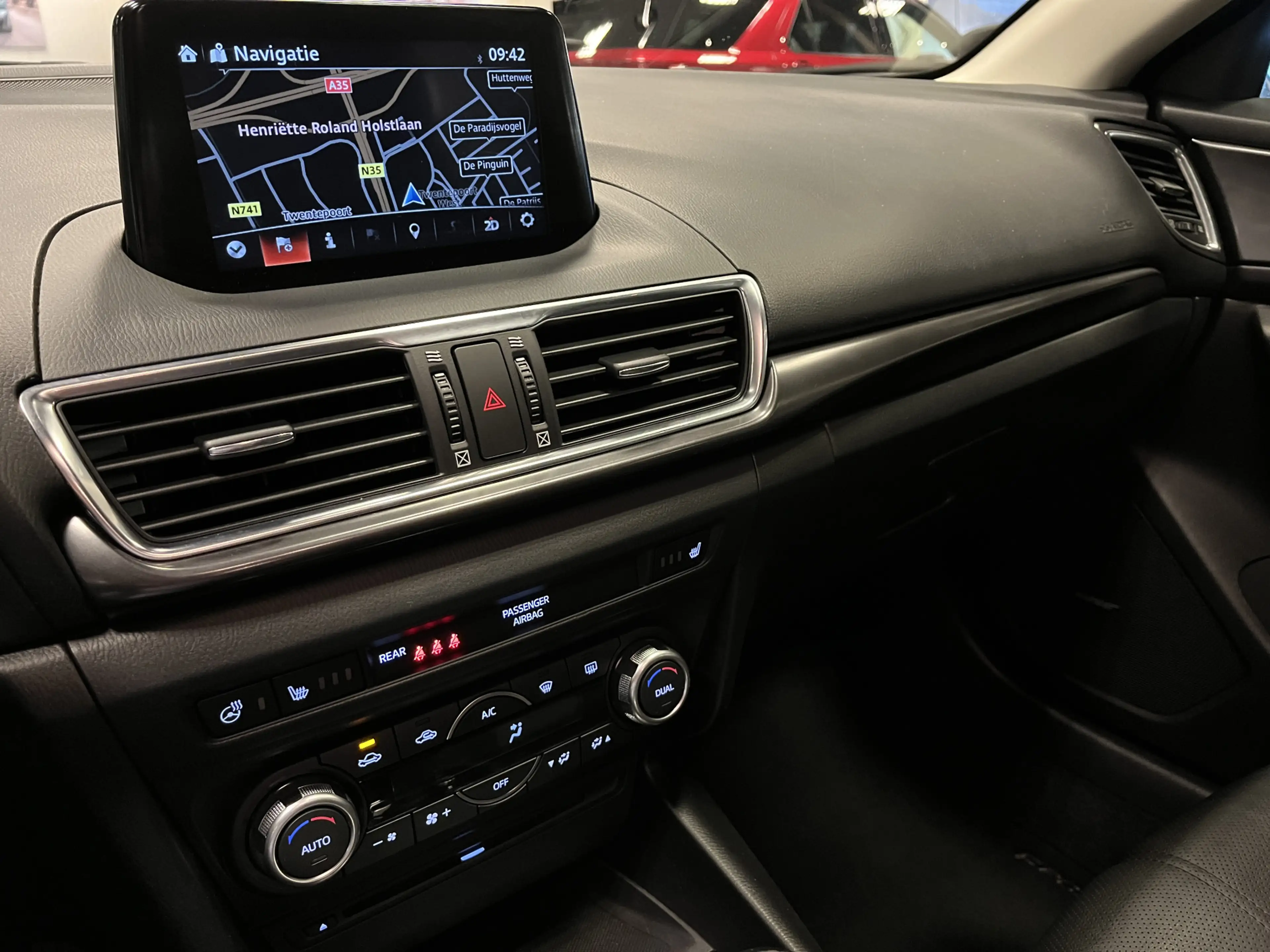 Mazda 3 2.0 SkyActiv-G GT-M 120PK Navi Leder Bose Cruise H — photo 36