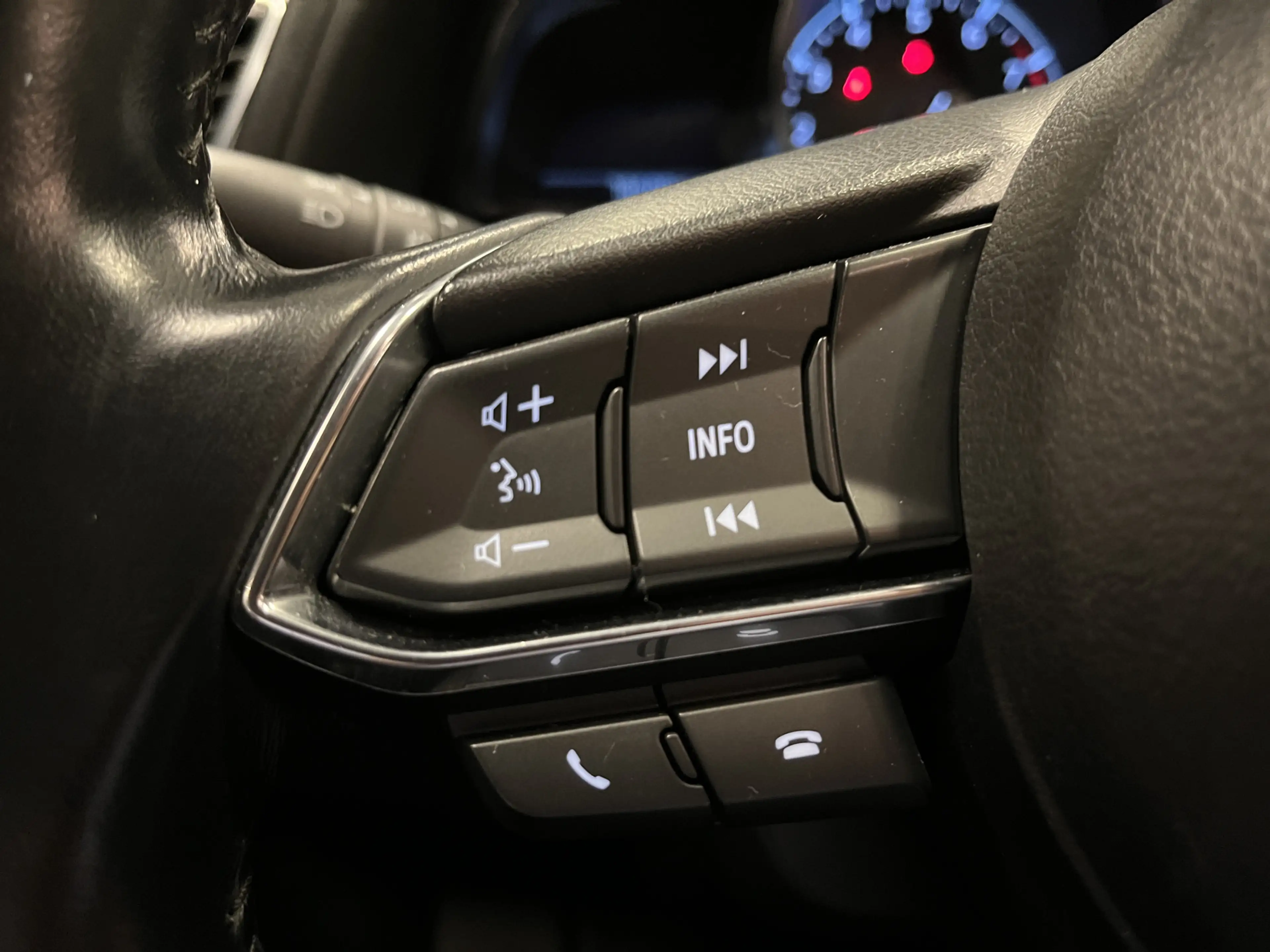 Mazda 3 2.0 SkyActiv-G GT-M 120PK Navi Leder Bose Cruise H — photo 28