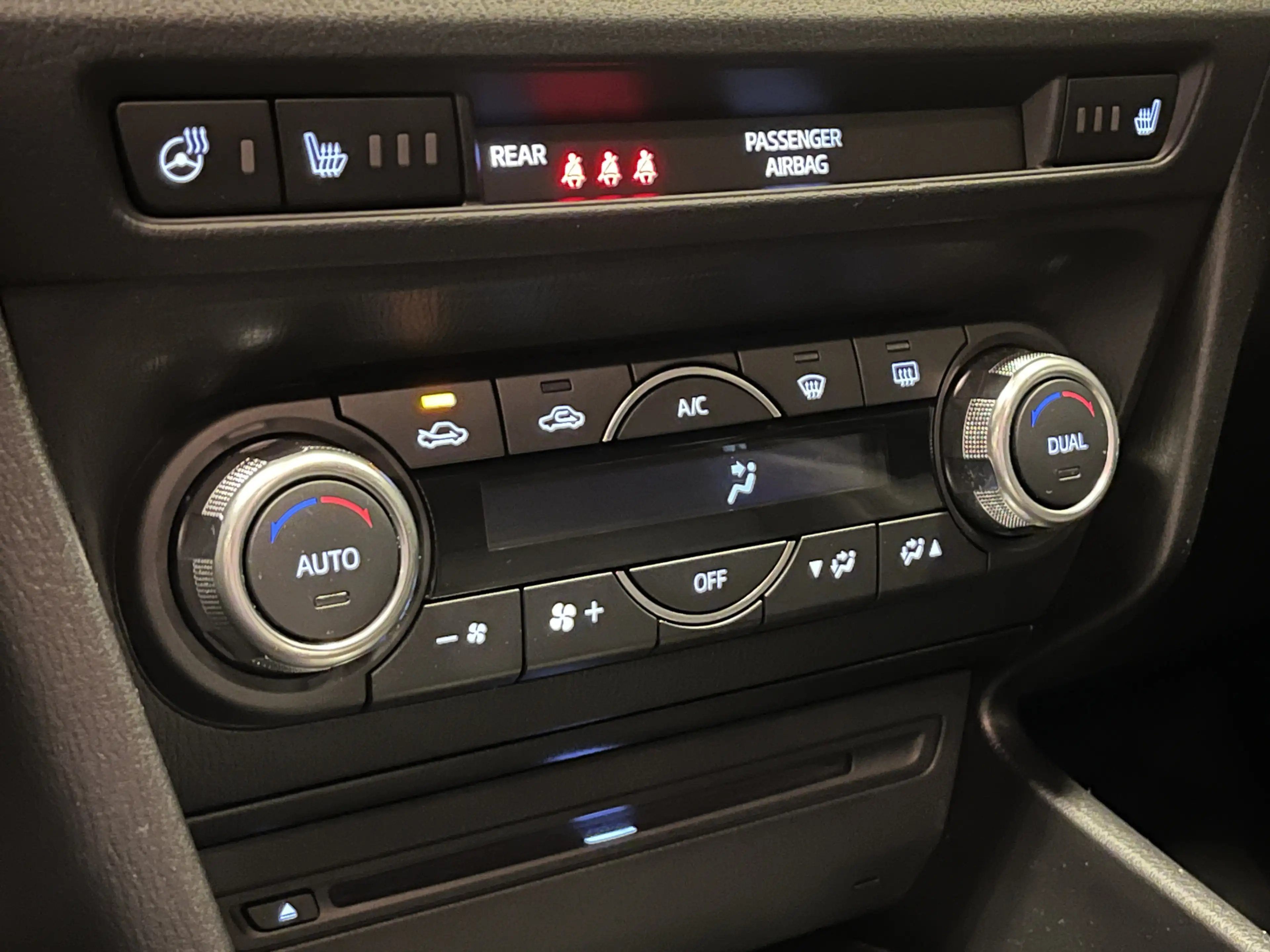 Mazda 3 2.0 SkyActiv-G GT-M 120PK Navi Leder Bose Cruise H — photo 47