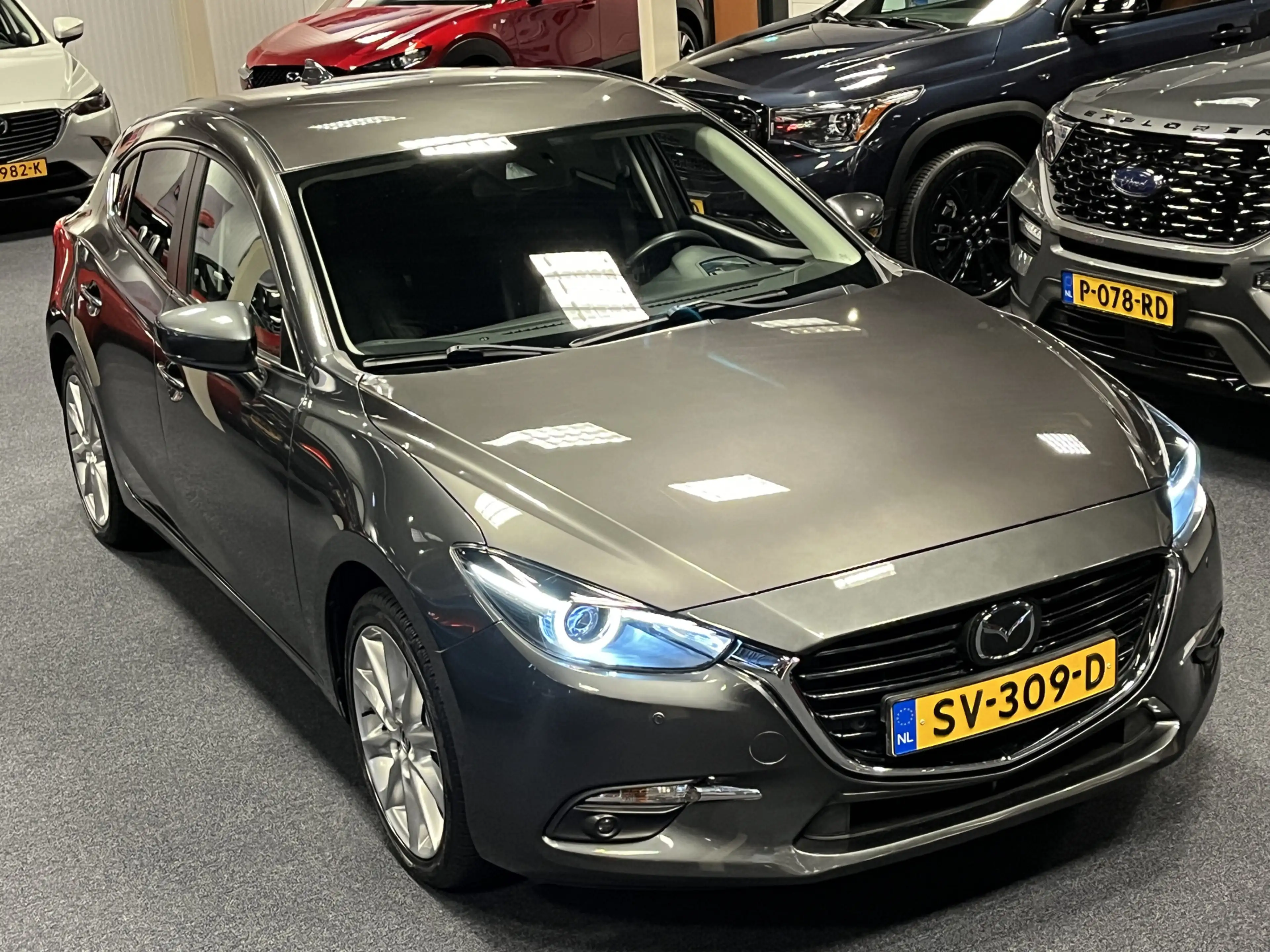 Mazda 3 2.0 SkyActiv-G GT-M 120PK Navi Leder Bose Cruise H — photo 4