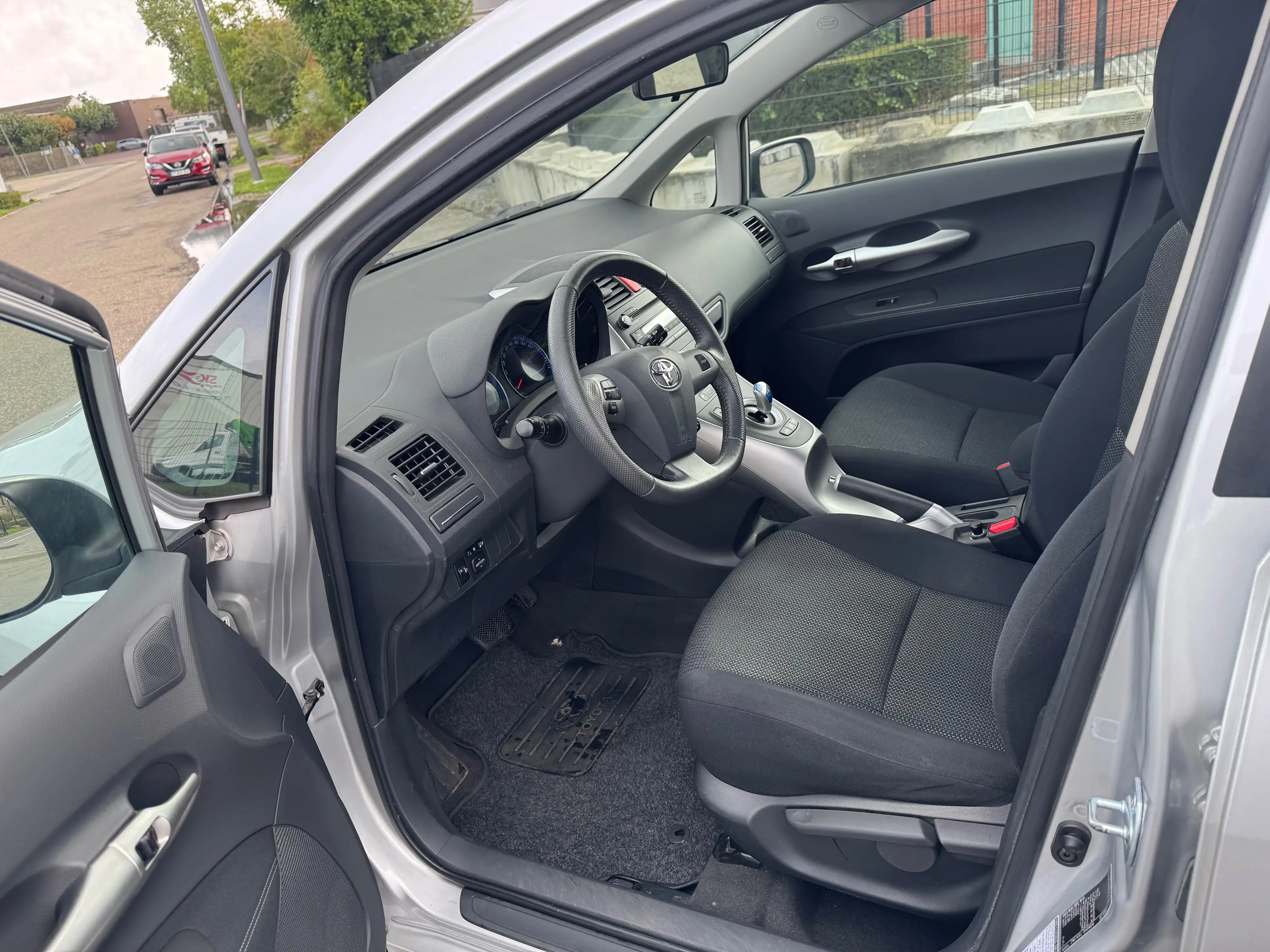 Toyota Auris Auris HEV 1.8i HSD Luna CVT — photo 9