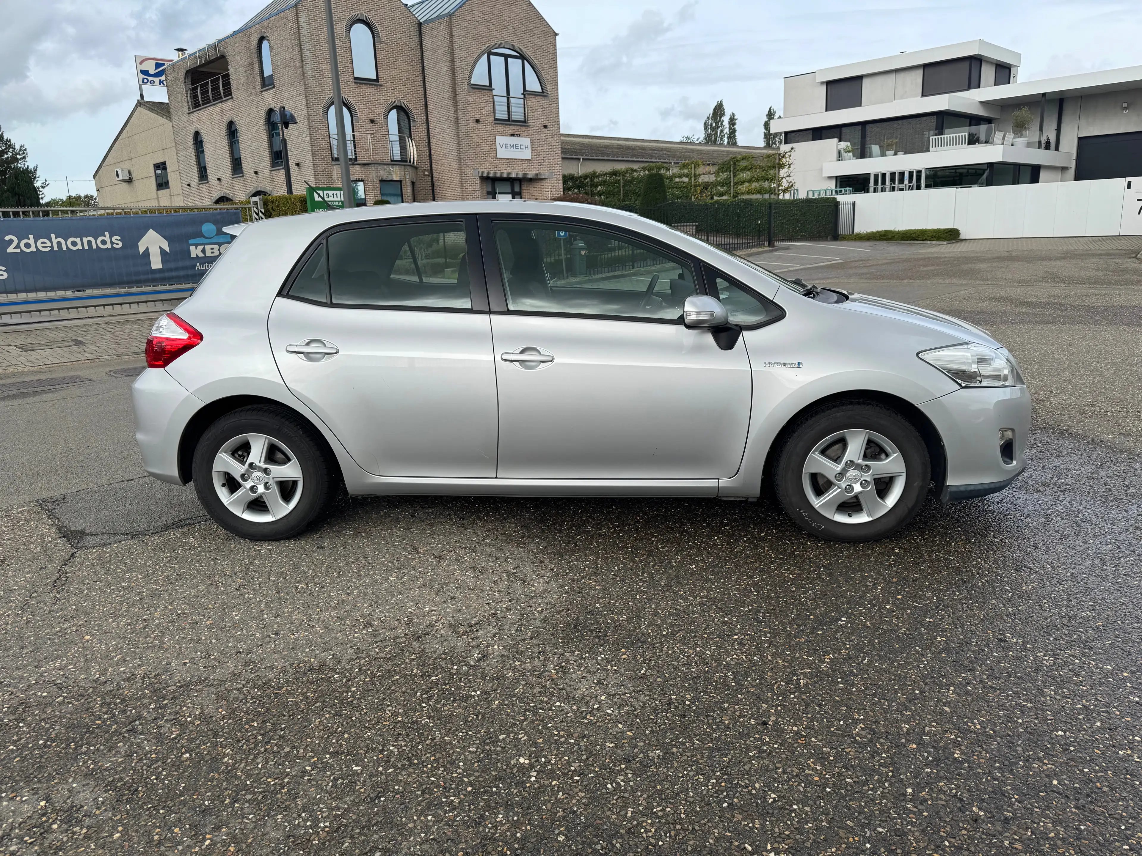 Toyota Auris Auris HEV 1.8i HSD Luna CVT — photo 4