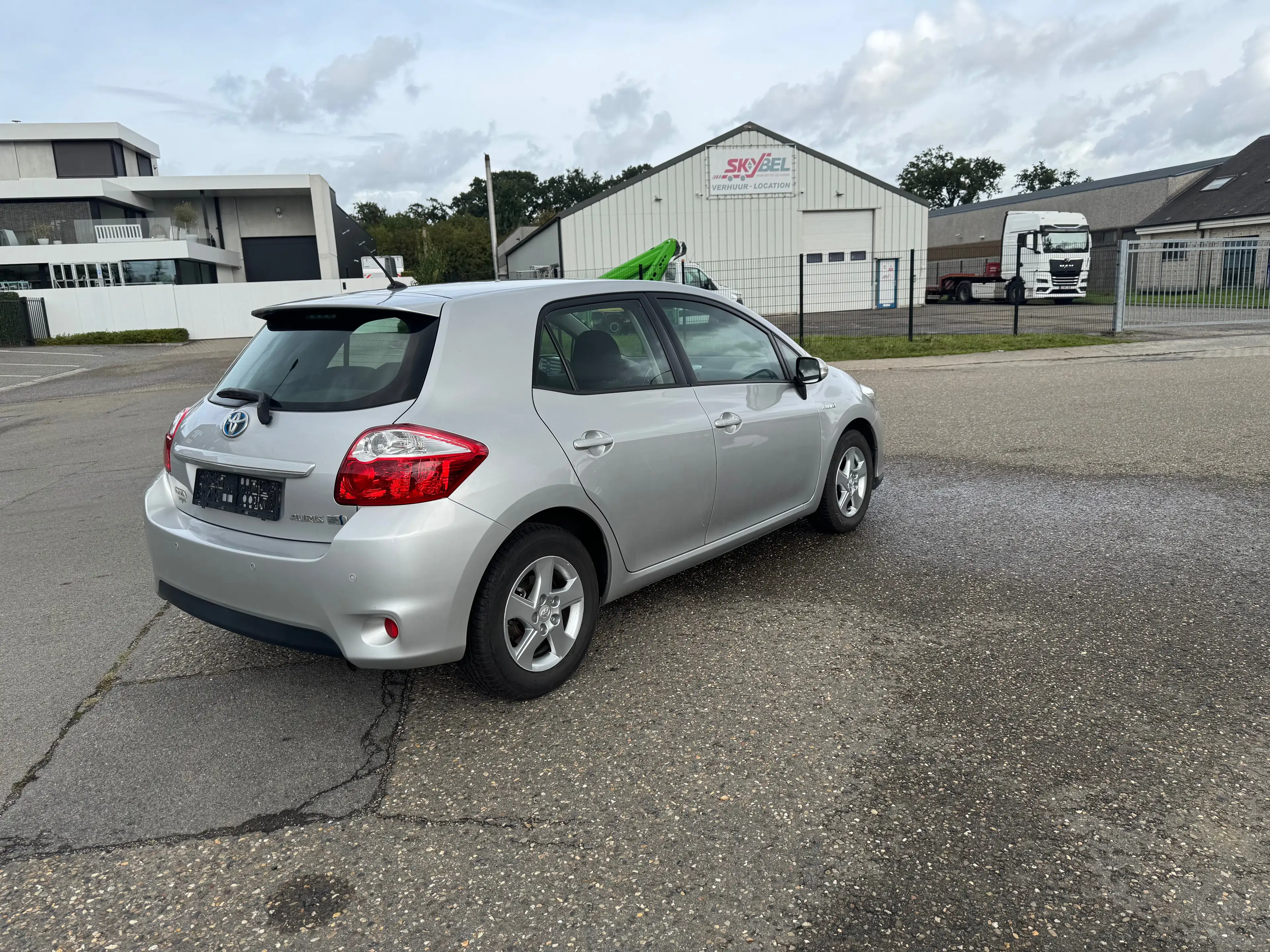 Toyota Auris Auris HEV 1.8i HSD Luna CVT — photo 5
