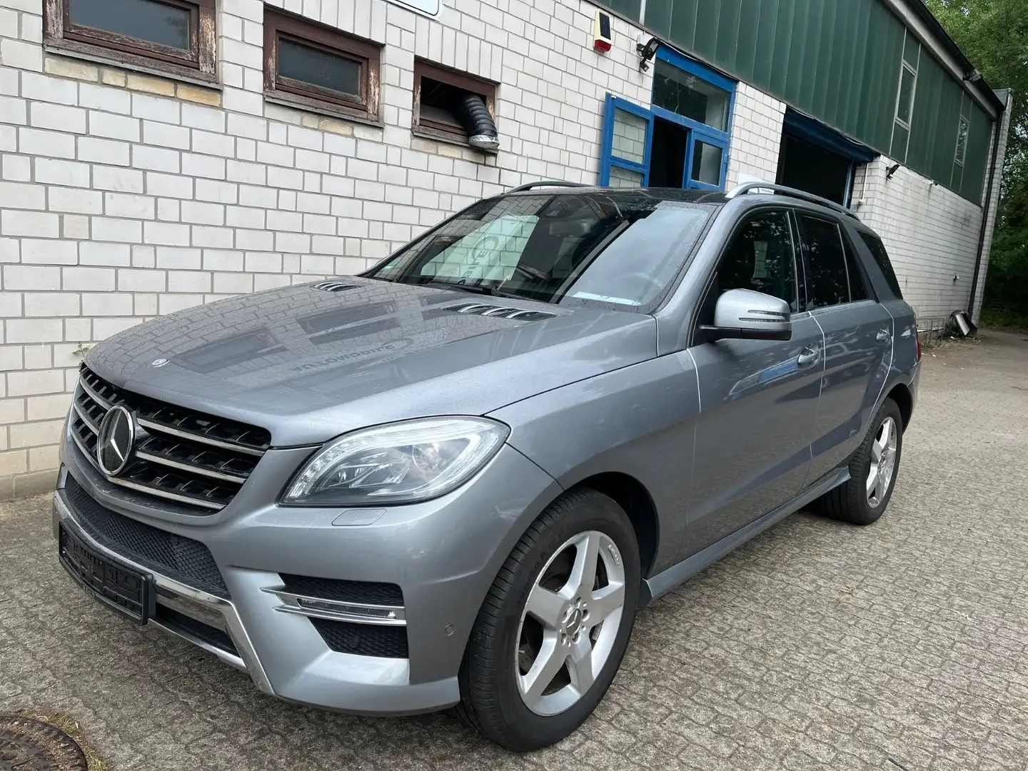 Mercedes-Benz ML 350 CDI BlueTec AMG-Paket Standhz./Pano/H&K Zilver - 2