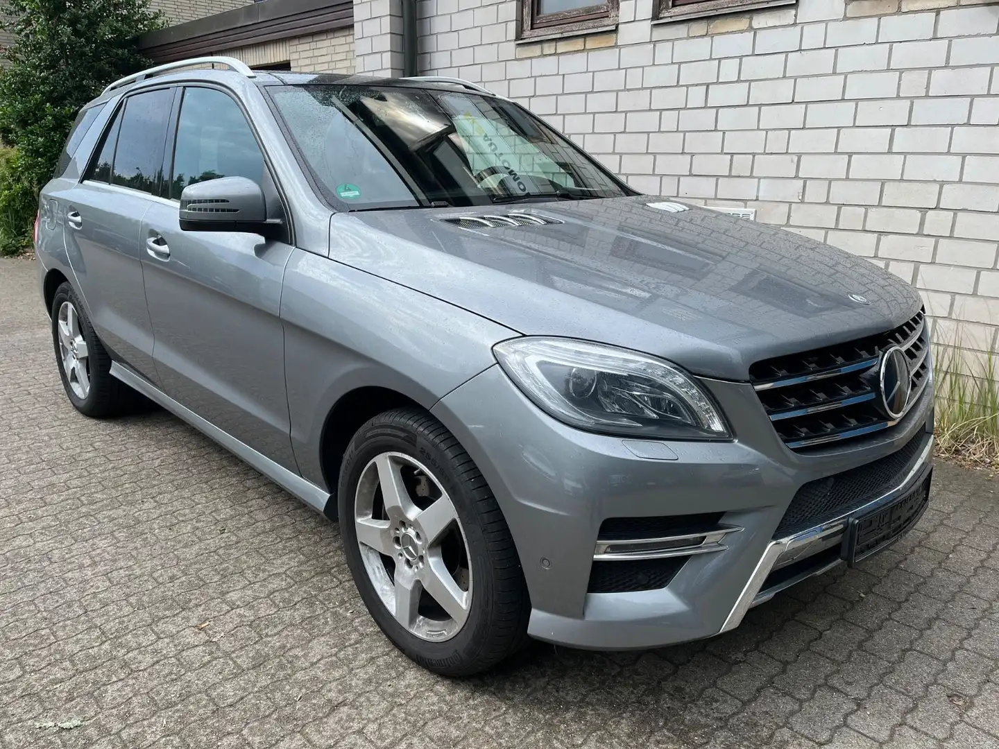Mercedes-Benz ML 350 CDI BlueTec AMG-Paket Standhz./Pano/H&K Zilver - 1