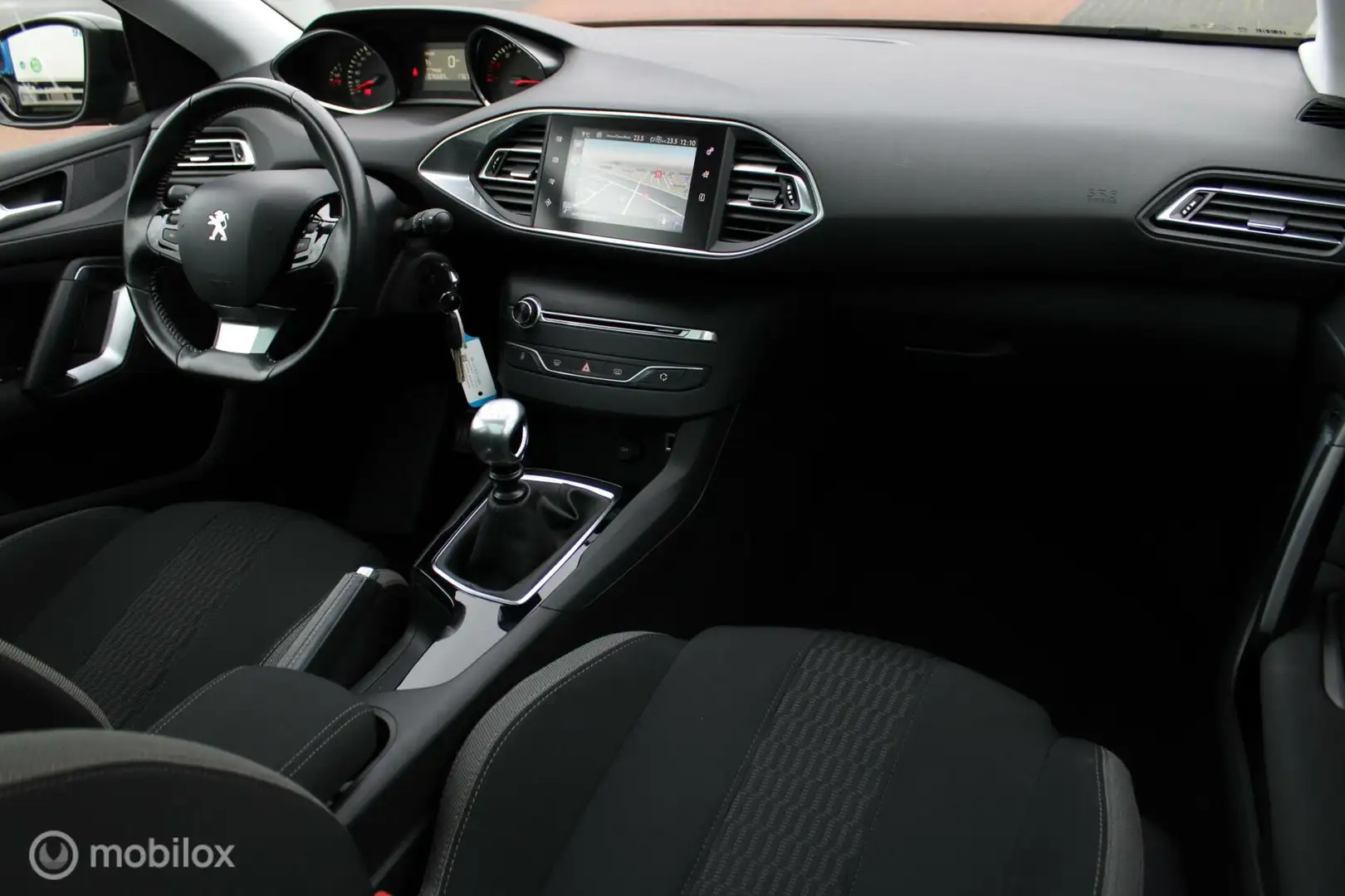 Peugeot 308 SW 1.2 PureTech 130 PK Blue Lease Style, Panoramad Schwarz - 2