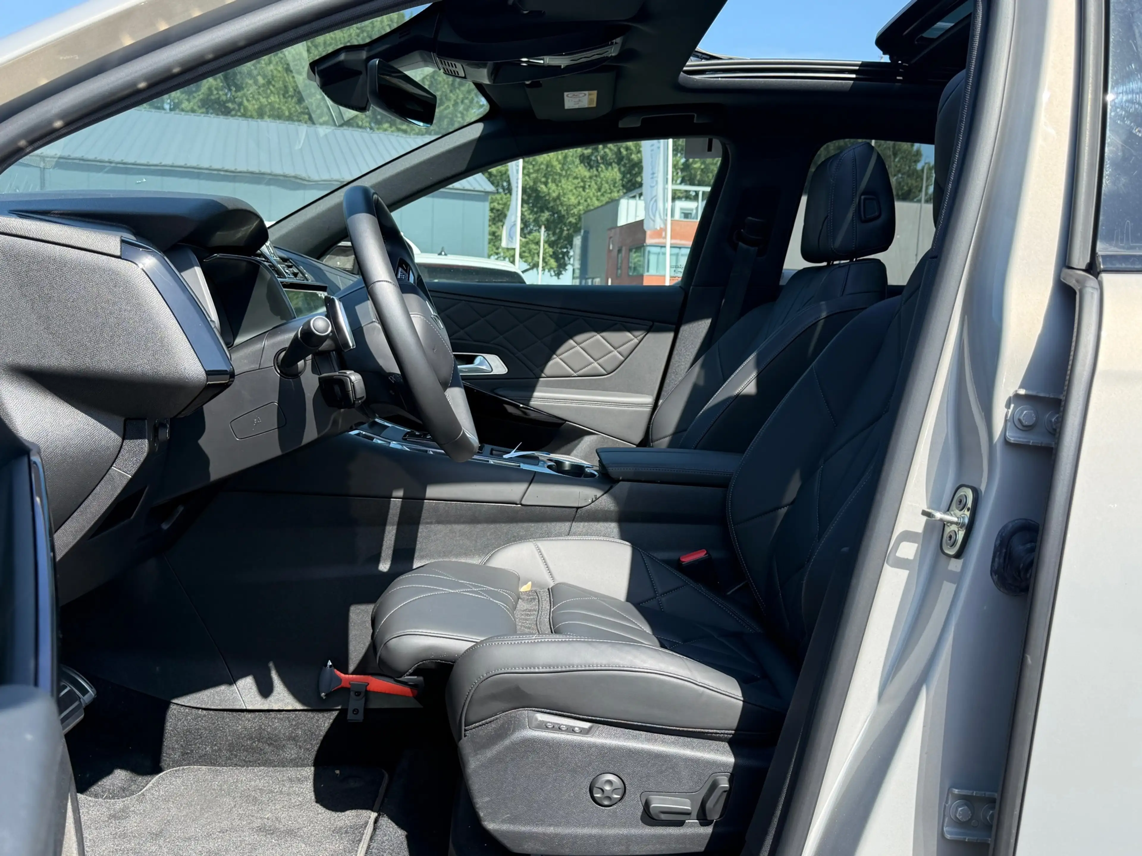 DS Automobiles DS 7 1.6 PHEV 300 4x4 PALLAS HIFI FOCAL SCHUIFDAK PACK — photo 3