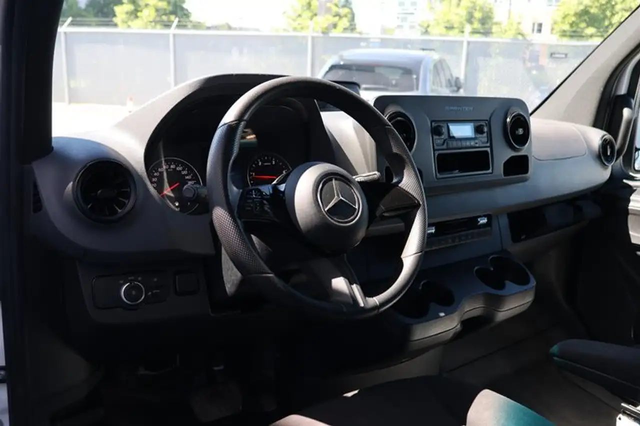 Mercedes-Benz Sprinter снимка Mercedes-Benz Sprinter