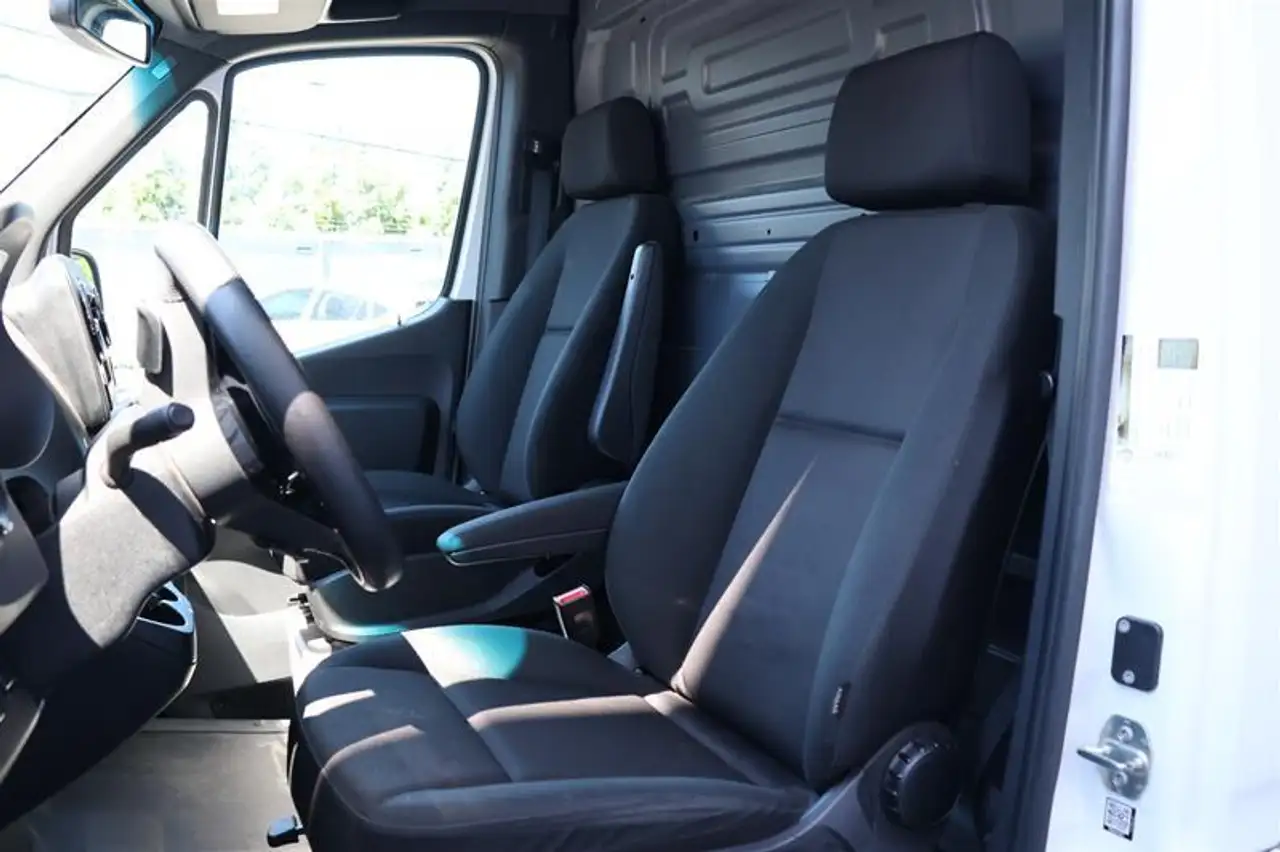 Mercedes-Benz Sprinter снимка Mercedes-Benz Sprinter