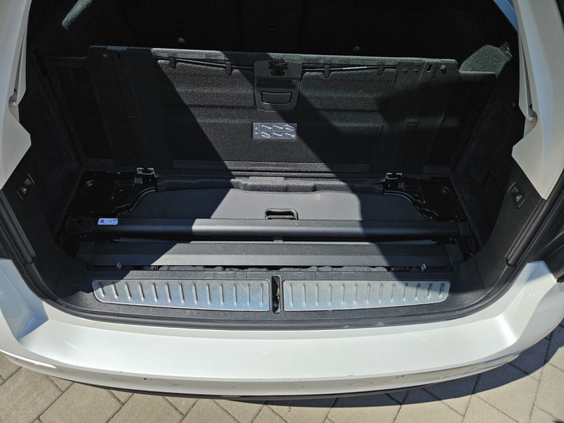 BMW 520 5 Touring 520d xDrive*1Hand*8fachBereift*AHK — photo 29