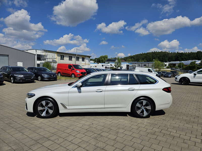 BMW 520 5 Touring 520d xDrive*1Hand*8fachBereift*AHK — photo 4