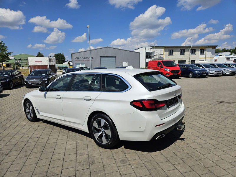 BMW 520 5 Touring 520d xDrive*1Hand*8fachBereift*AHK — photo 6