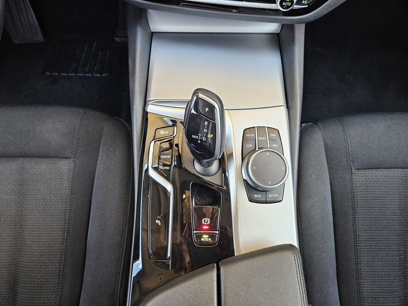 BMW 520 5 Touring 520d xDrive*1Hand*8fachBereift*AHK — photo 18