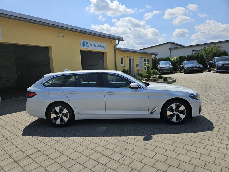 BMW 520 5 Touring 520d xDrive*1Hand*8fachBereift*AHK — photo 5