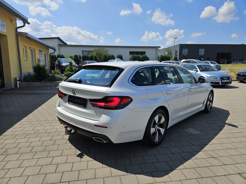 BMW 520 5 Touring 520d xDrive*1Hand*8fachBereift*AHK — photo 8