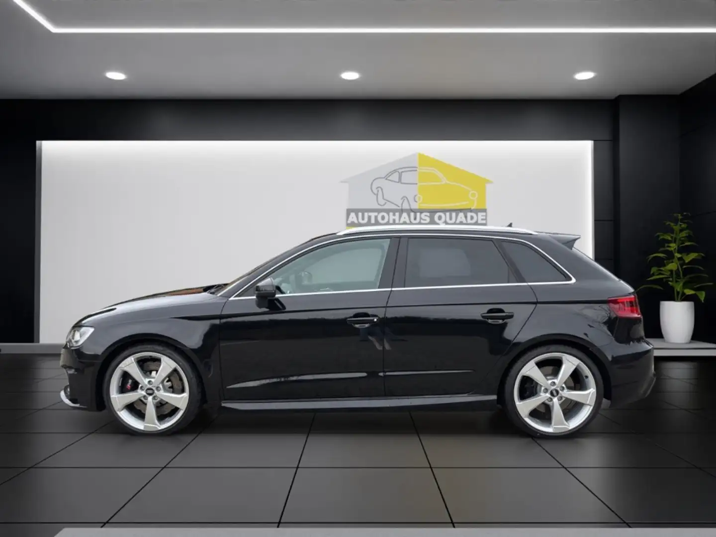 Audi RS3 Sportback/ aus 1. Hand /wenig km /ohne OPF /deutsc Schwarz - 2