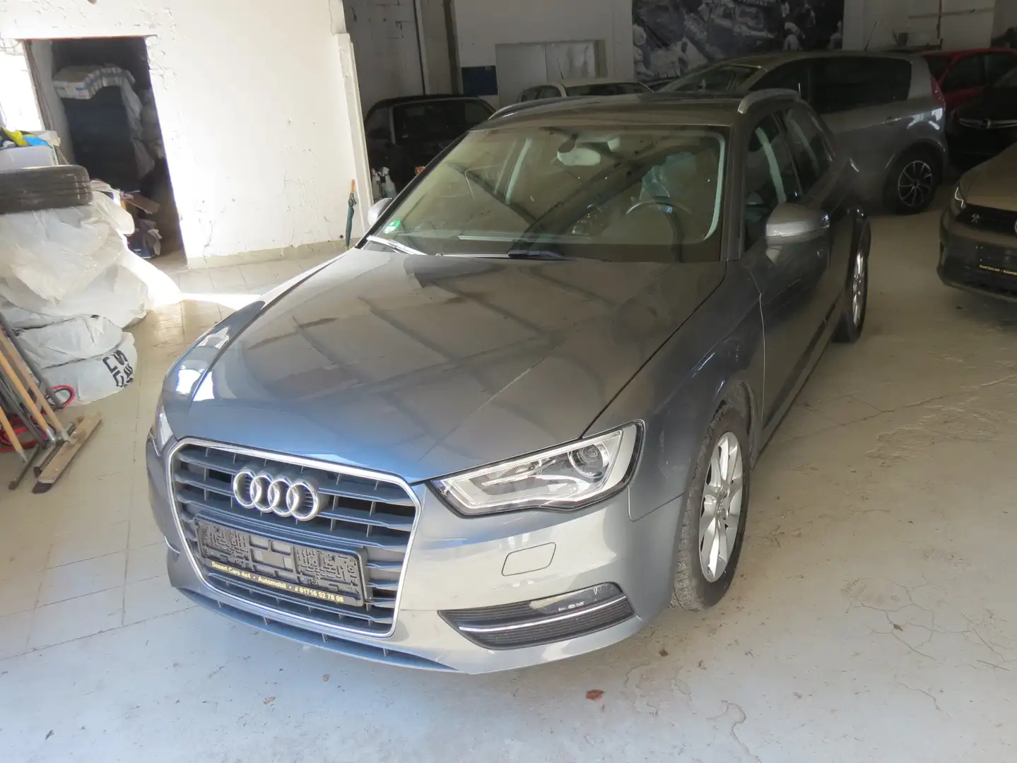 Audi A3 attraction Grau - 1