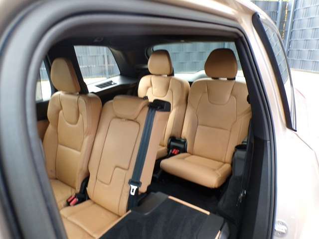 Volvo XC90 B5 AWD"R Design"/7.Sitze/360°/ACC/Luft/22.Z