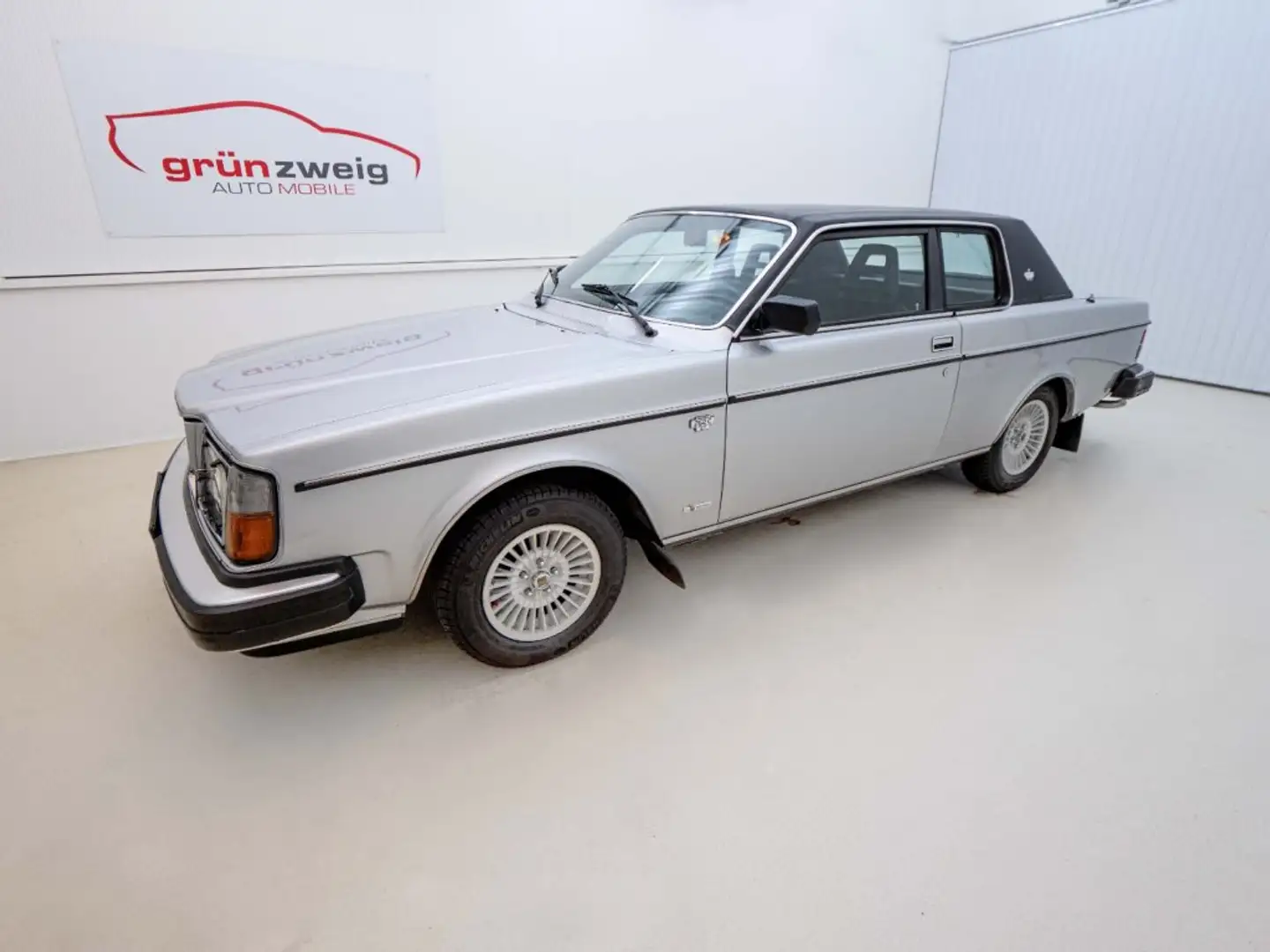 Volvo 262 C Silber - 1