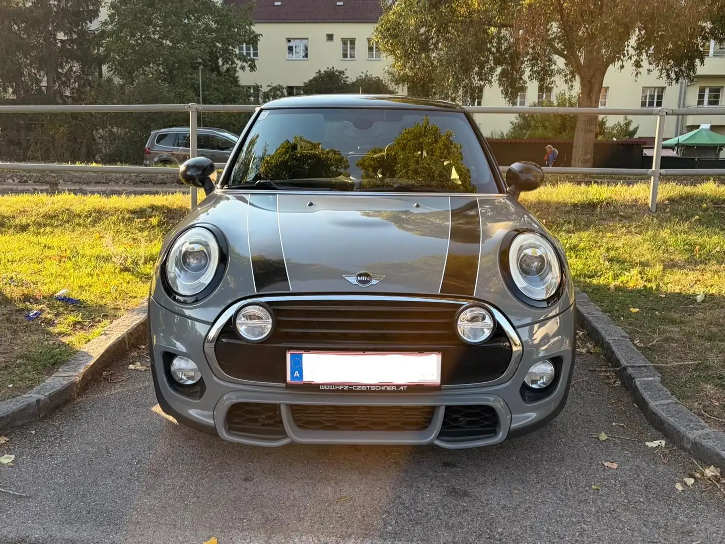 MINI Cooper MINI Hatch Cooper Grau - 1
