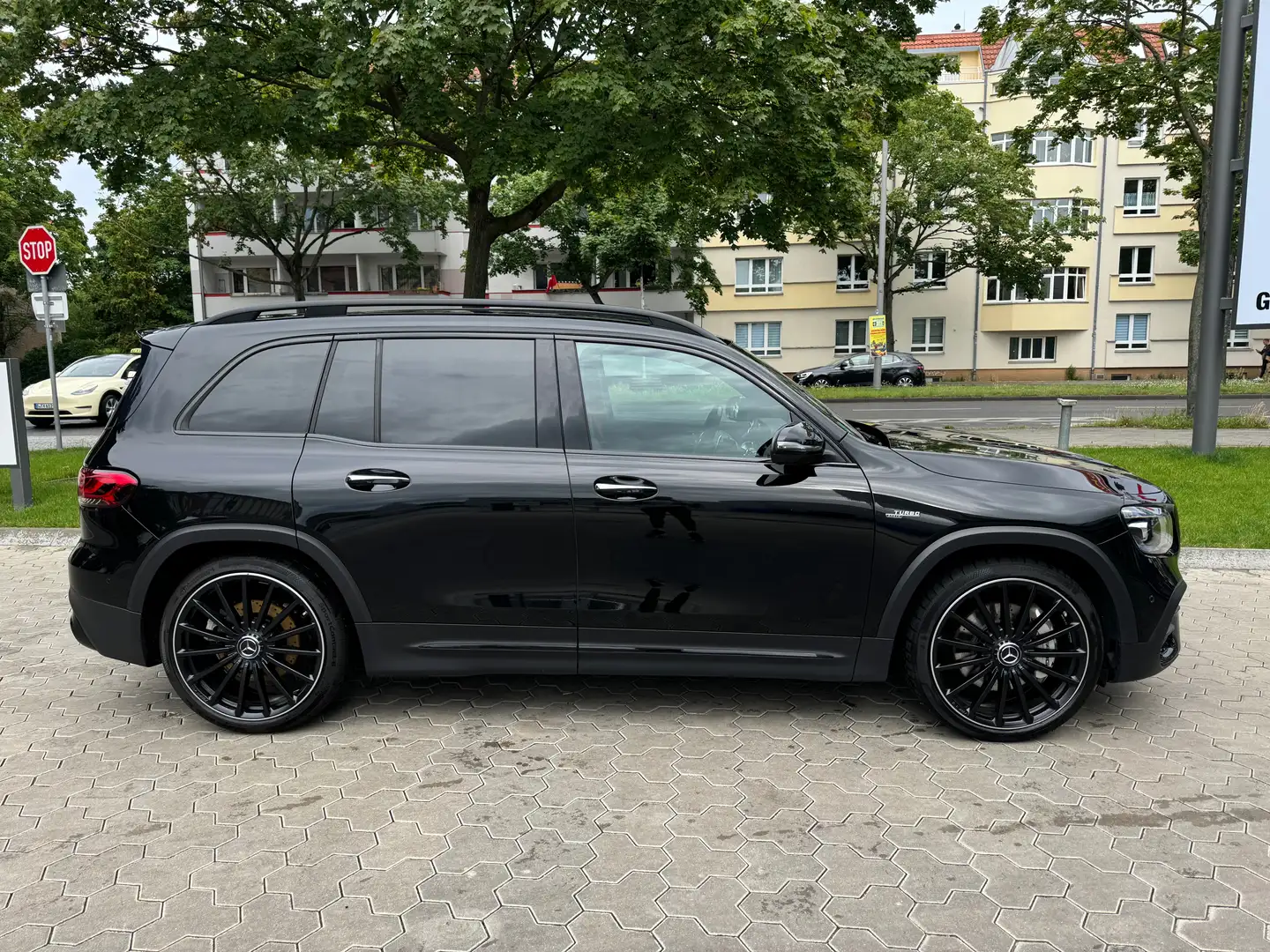 Mercedes-Benz GLB 35 AMG GLB 35 AMG 4Matic (247.651) Schwarz - 1