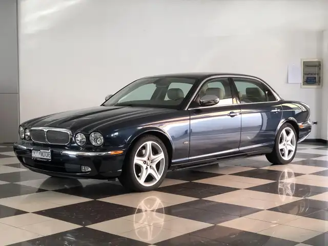 Jaguar XJ
