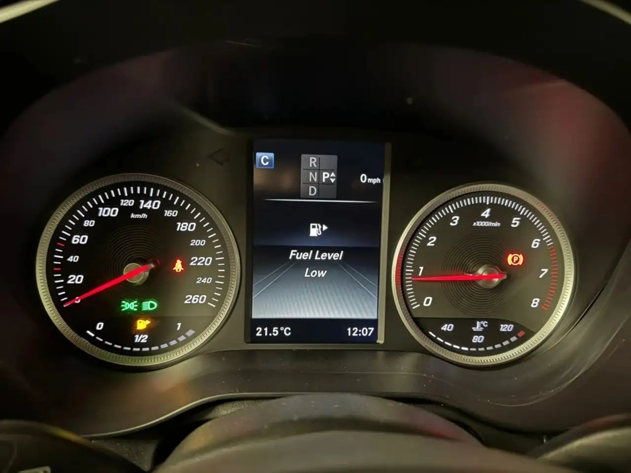 Mercedes-Benz GLC снимка Mercedes-Benz GLC