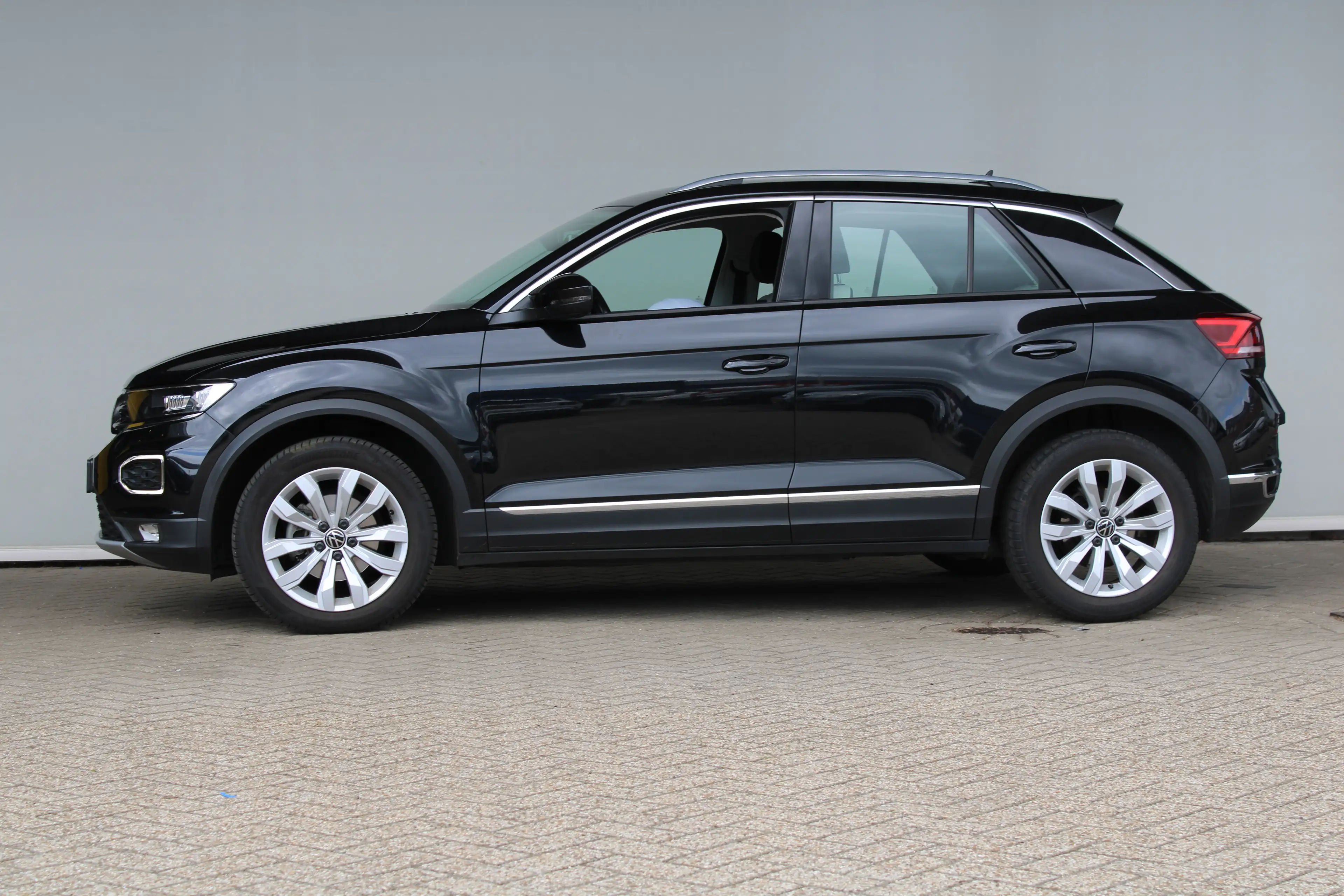 Volkswagen T-Roc 1.5 TSI Sport Business R | Trekhaak | Adaptieve cr — photo 3
