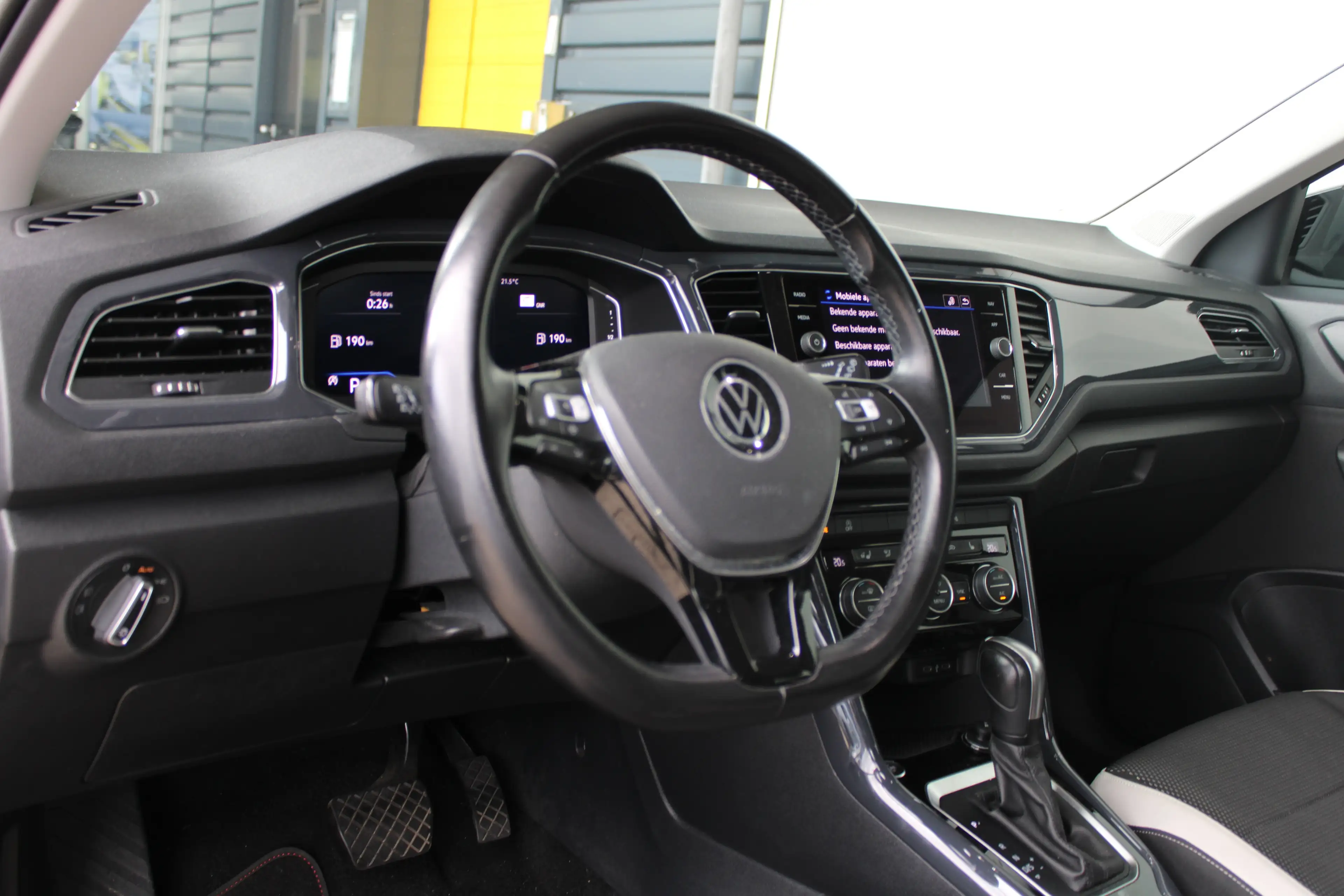 Volkswagen T-Roc 1.5 TSI Sport Business R | Trekhaak | Adaptieve cr — photo 4