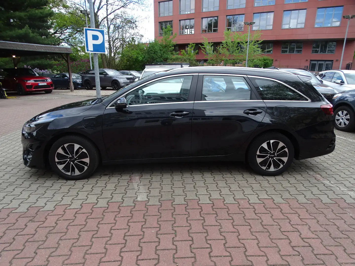 Kia Ceed SW / cee'd SW cee´d Sportswagon 1.6 Plug-in Hybrid Spirit Paket Schwarz - 2