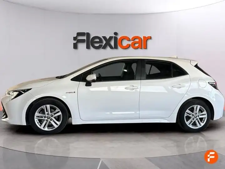 Toyota Auris 2020, foto 2