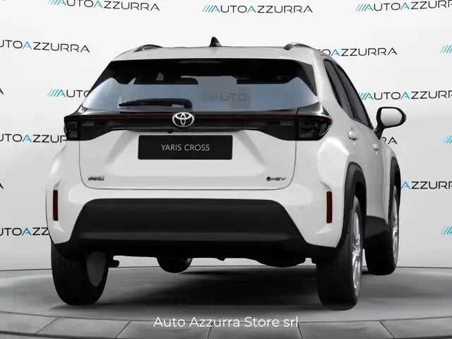 Toyota Yaris Cross view 3