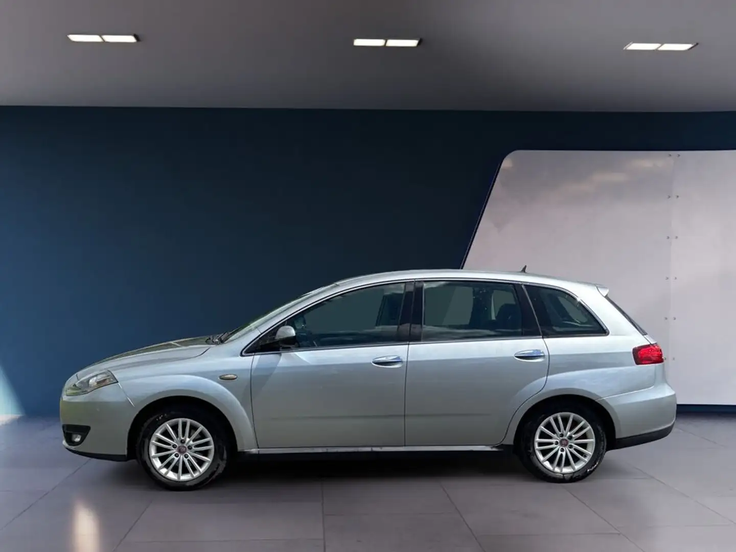 Fiat Croma 1.9 8V M-jet 120 Dynamic (12.07->) Grau - 2