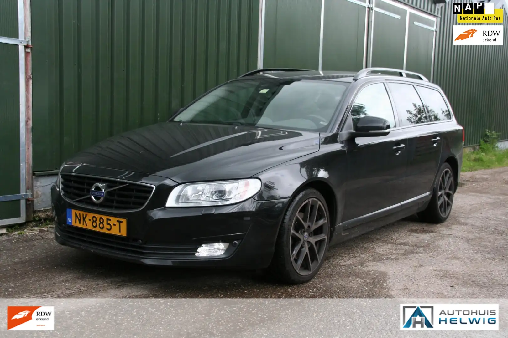 Volvo V70 2.0 D4 Momentum, LEER, NAVIGATIE, AIRCO Zwart - 1