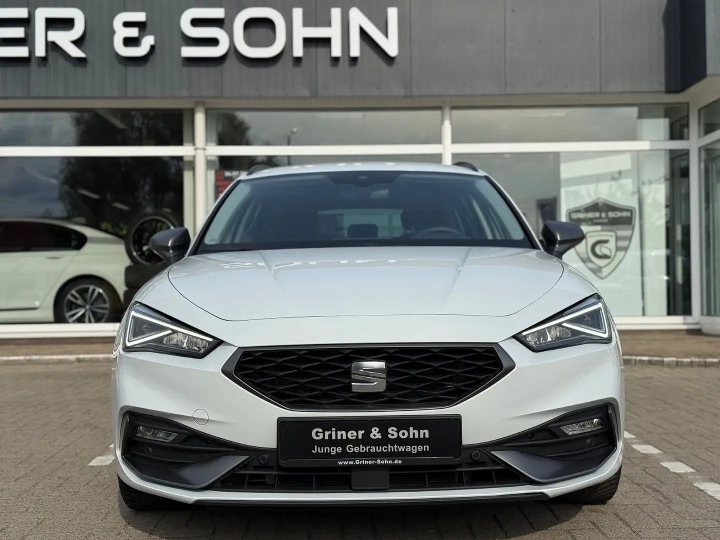 SEAT Leon Sportstourer FR,Virtual,R-Kam,ACC,3,49% Weiß - 2