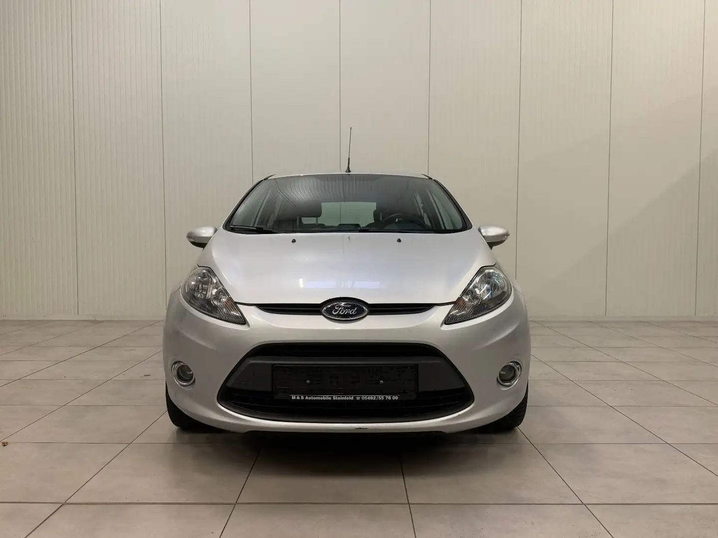 Ford Fiesta Trend 5 TÜRIG / S-HEFT Plateado - 2
